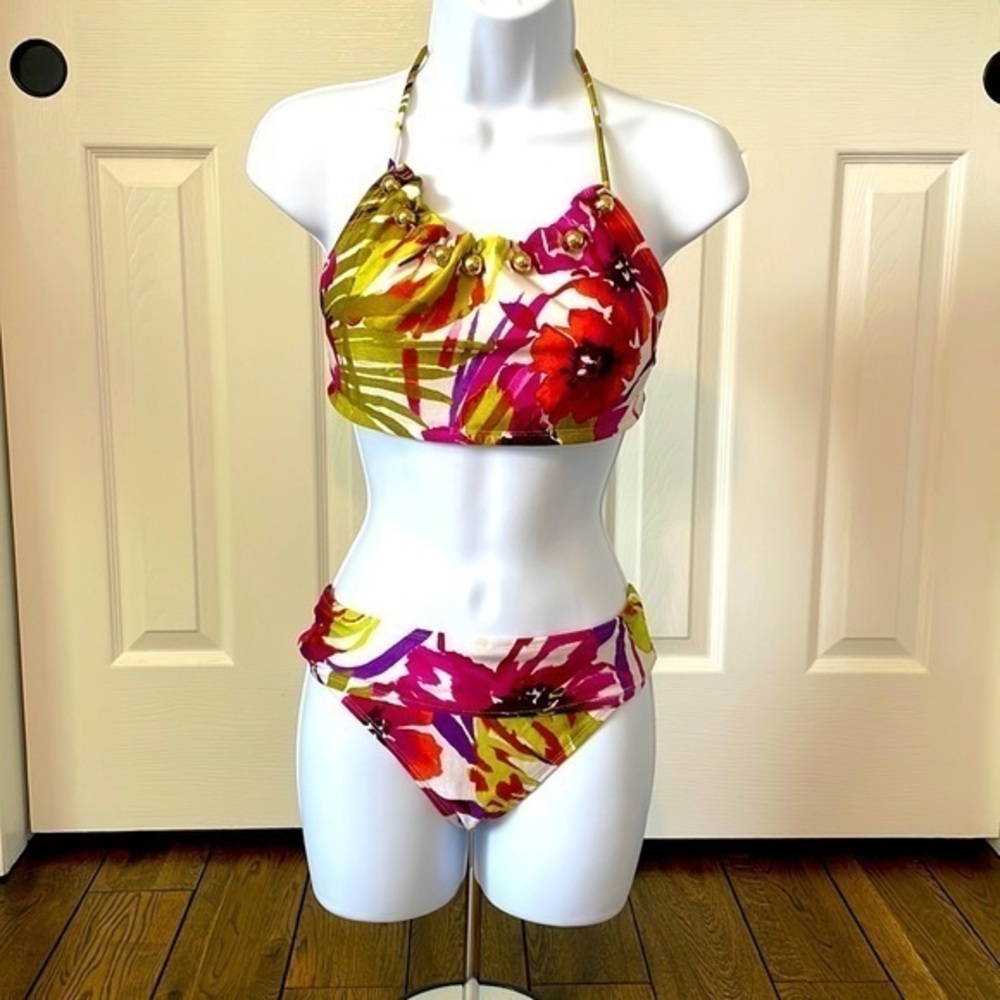 Floral halter top bikini, very comfortable and perfect for the beach or pool.